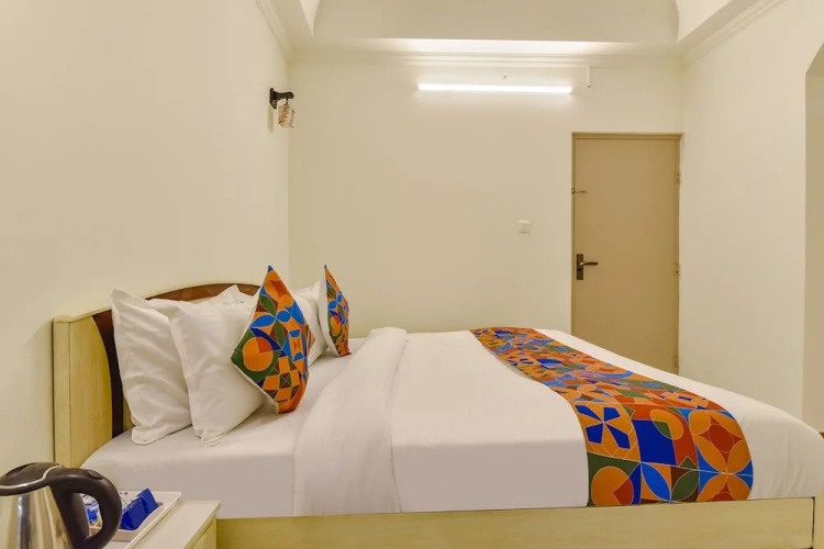 Fabhotel The Tulip Regency