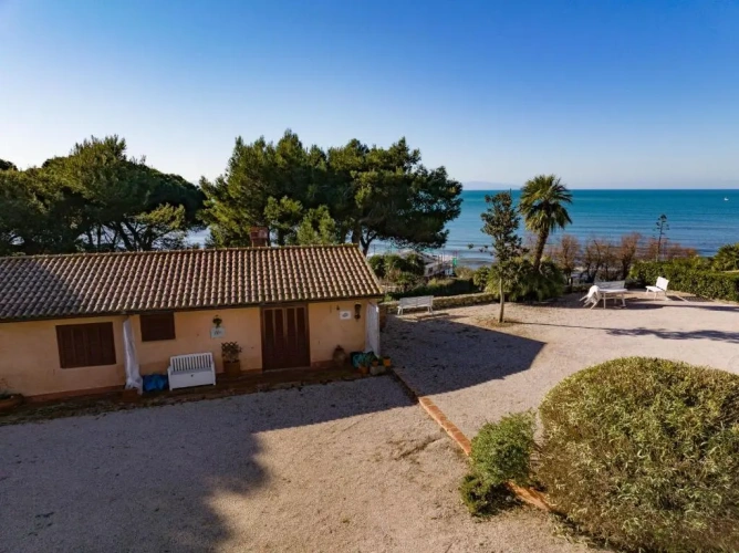 2 Bedrooms Cottage