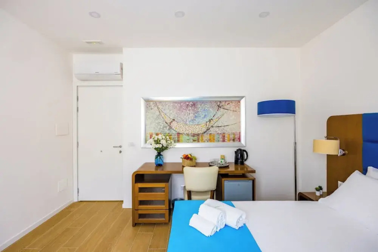 Carlo III guest house