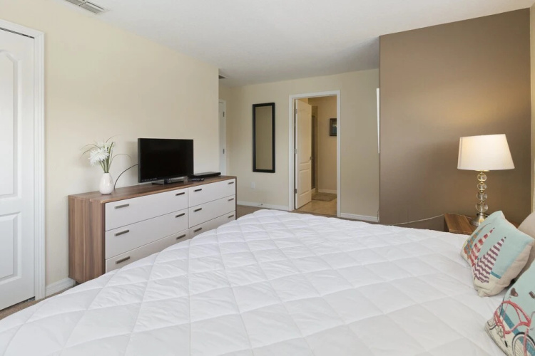 Paradise Palms 8869