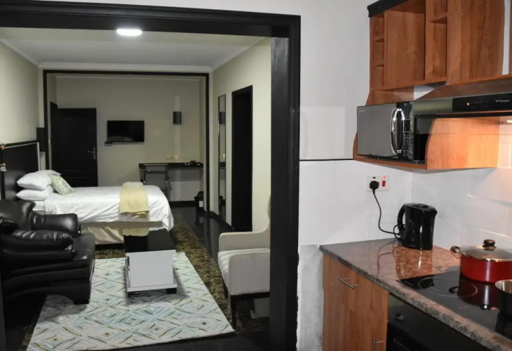 Mlambe Lodges Area 12