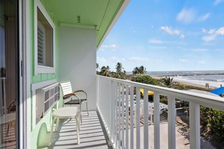 Standard Quadruple room with balcony and with ocean view