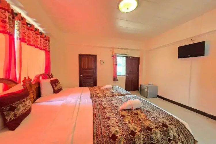Standard Twin room with balcony