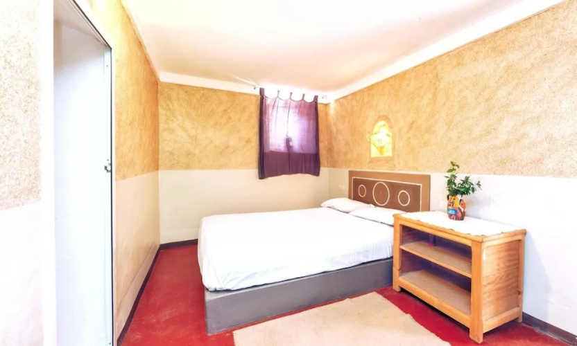 Monkey Finger House