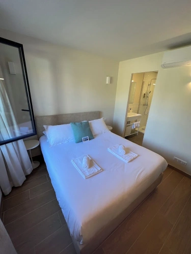 2 Bedrooms Apartment with balcony