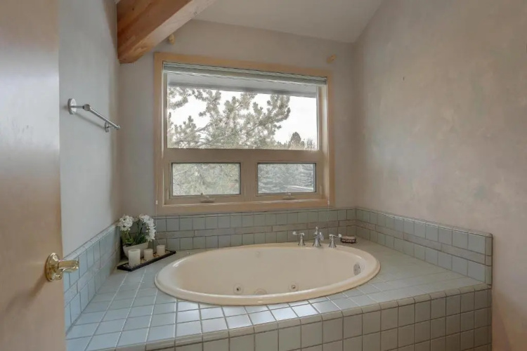 3 Mulligan-On Golf Crse-4BR/3BA