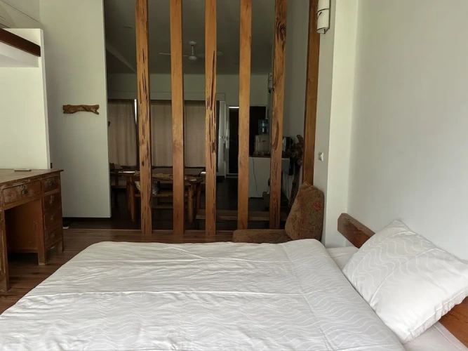 Standard Sextuple Family room