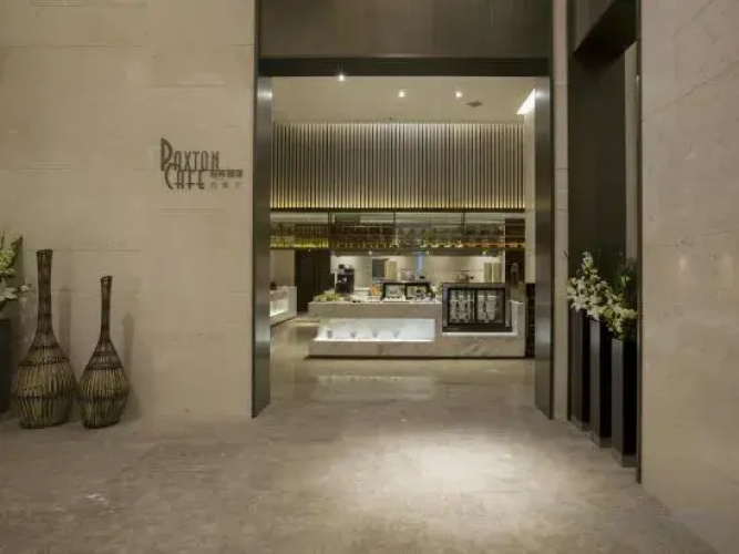 Paxton Park Hotel