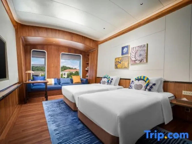 Standard Twin room with city view