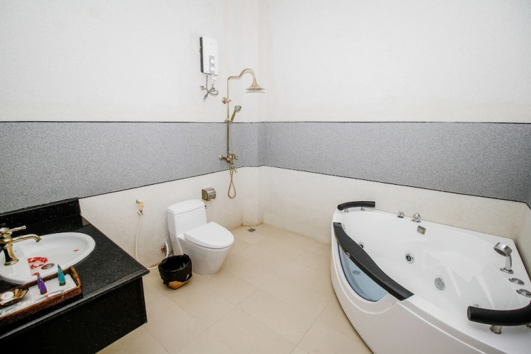 Royal Emerald River View Resort