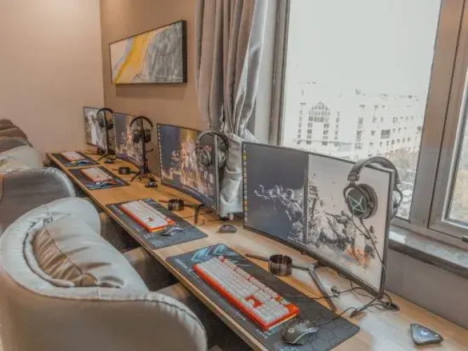 Platinum Palace  ·  Summit  Hotel
