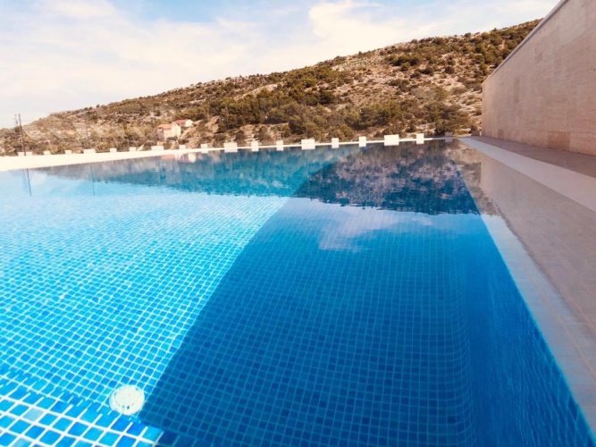 1 Bedroom Apartment with balcony and with sea view