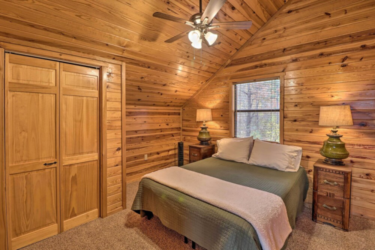 Piney Bluff Retreat With Mountain Views!