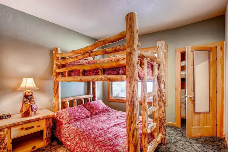 Ski Classic Lodge