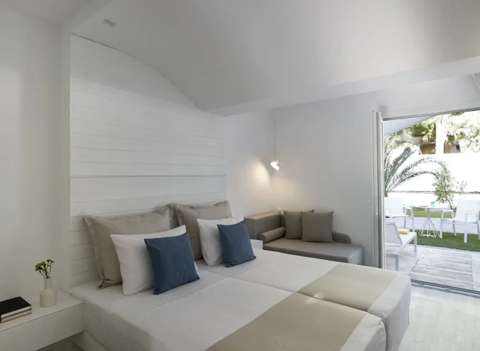 Superior Triple room with garden view