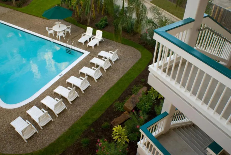Casa Del Mar Beachfront Suites