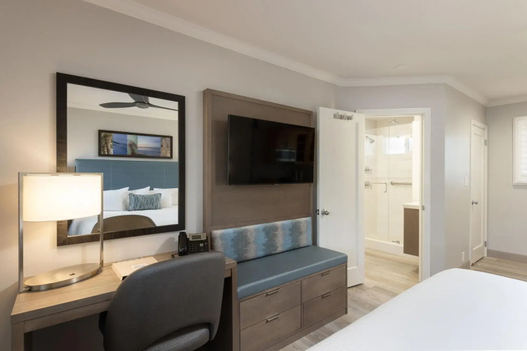 Marina Beach Motel