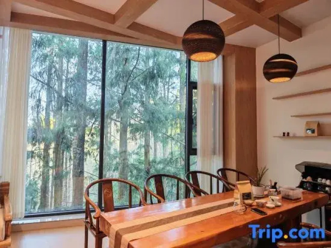 Tengchong Feather Lodge Inn