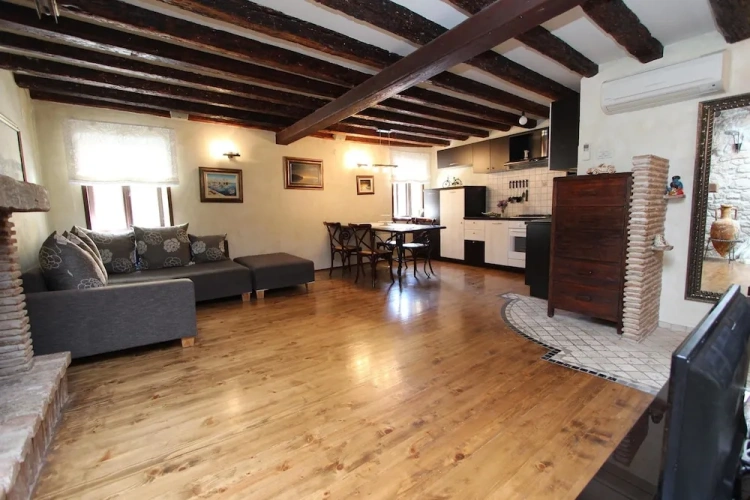 2 Bedrooms Apartment with balcony