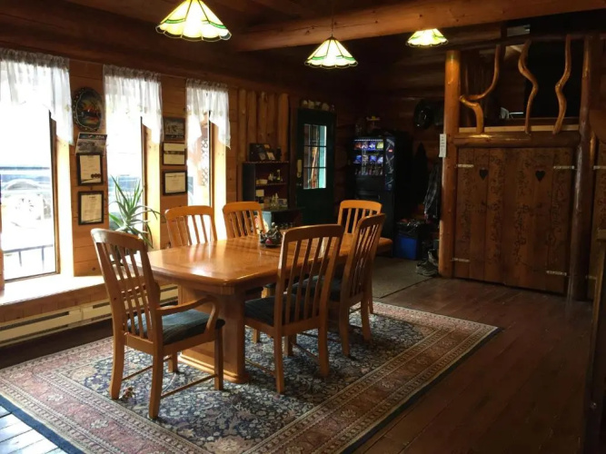 Summit River Lodge & Campsites