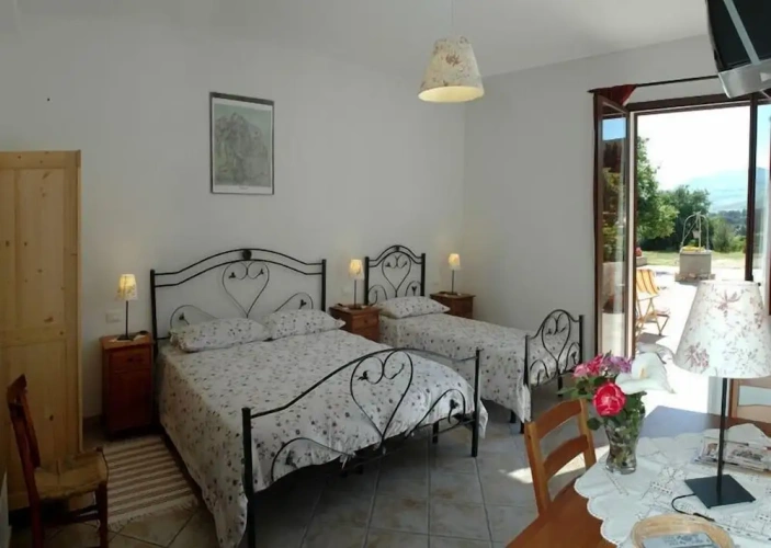 Standard Triple room