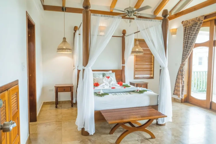 1 Bedroom Double House beachfront