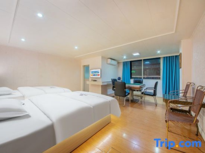 1 Bedroom Suite