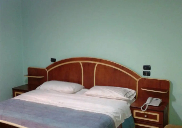 Meg Klaus Hotel