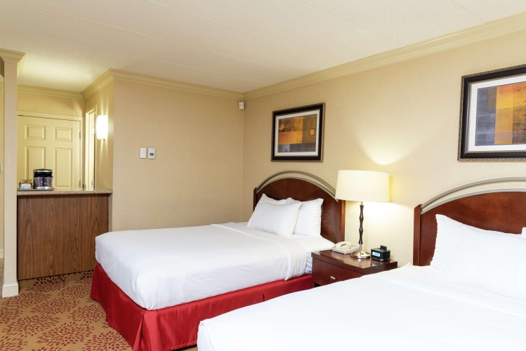 DoubleTree by Hilton Hotel Grand Rapids Airport photo 12