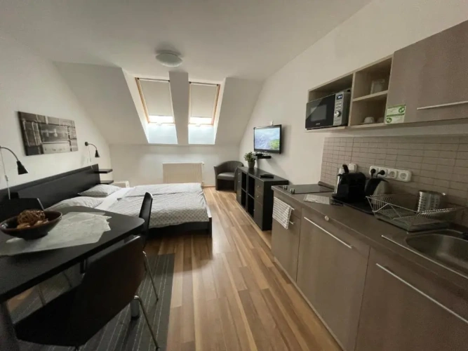 2 Bedrooms Apartment