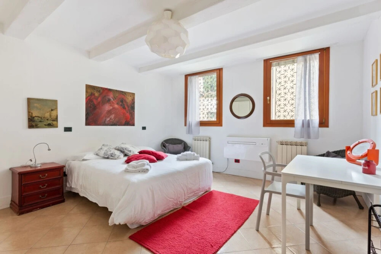 Riva Di Biasio Lovely Flat