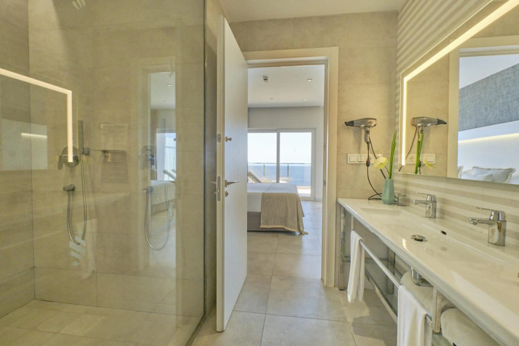 ESTIMAR Calpe Suitopia 3 & Three photo 11