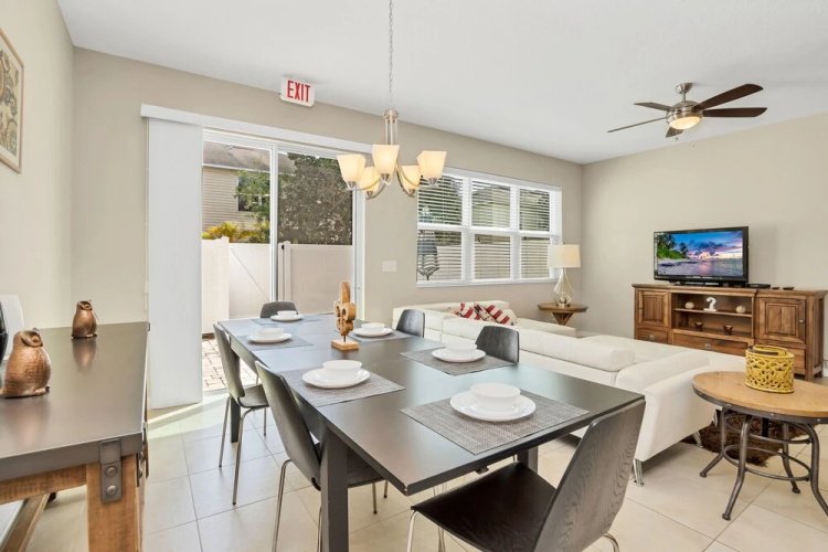 Crown Villa Compass Bay