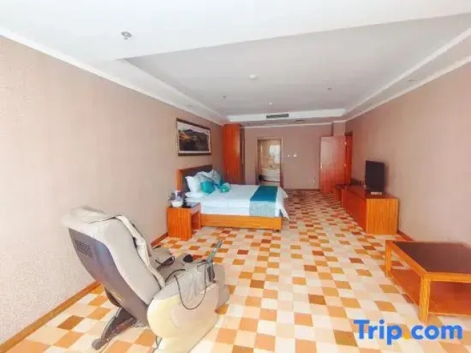 Deluxe Suite
