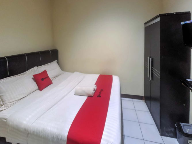 RedDoorz near Cideng 2