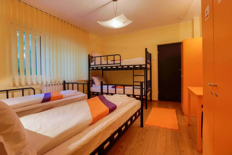 Crazy Duck Hostel