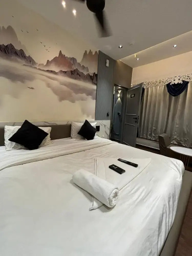 V Love Hotel