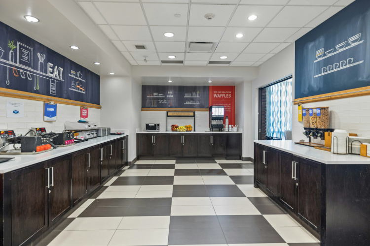 Hampton Inn by Hilton Winnipeg Airport/Polo Park photo 24