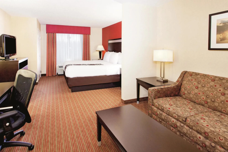 Quality Suites Warner Robins