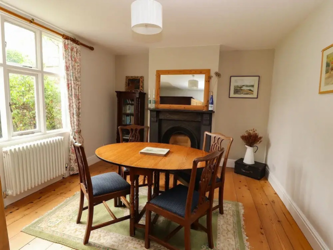 2 Ashby Place