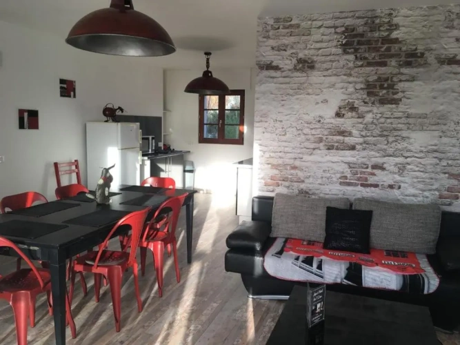 2 Bedrooms Apartment