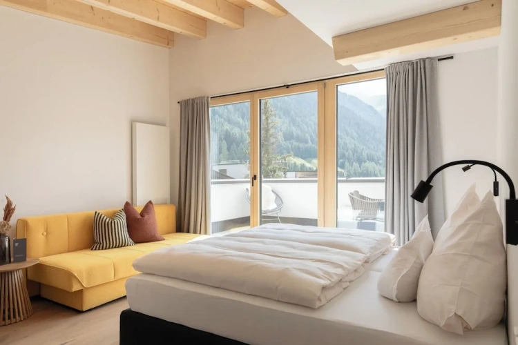 Suite with balcony