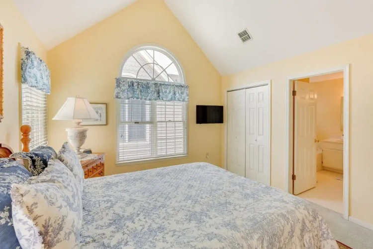 3 Bedrooms Apartment