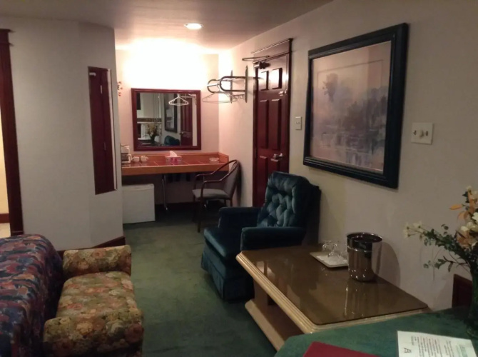 Lakeview Hotel