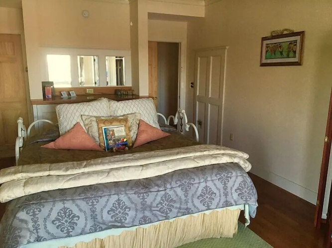 Cayuga Lake Inn Ithaca Hotel Alt