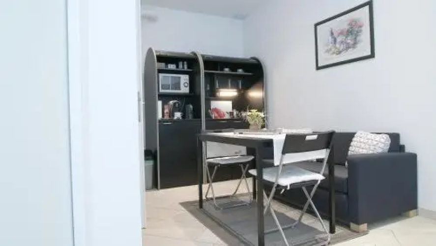 Laguna Apartment