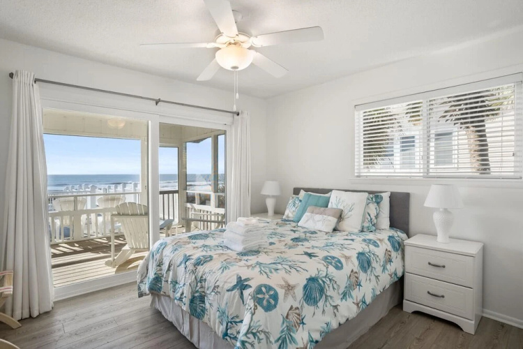 474 Tarpon Blvd