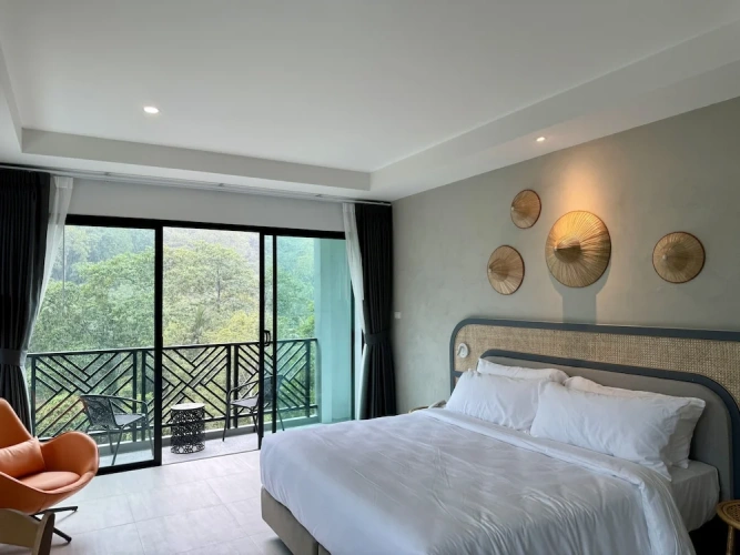 Premium Double Suite with pool view