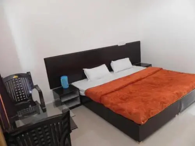 Silver Moon House