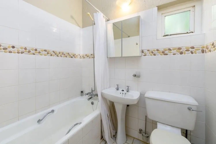 3 Bedrooms Classic Sextuple Villa